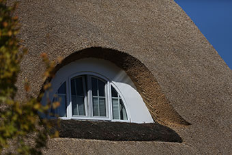 Reetdach - Badfenster im Dachgeschoss